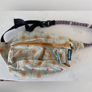 Kacy Rope Bodybag Rare pattern Sunsets forever
Preowned good condition